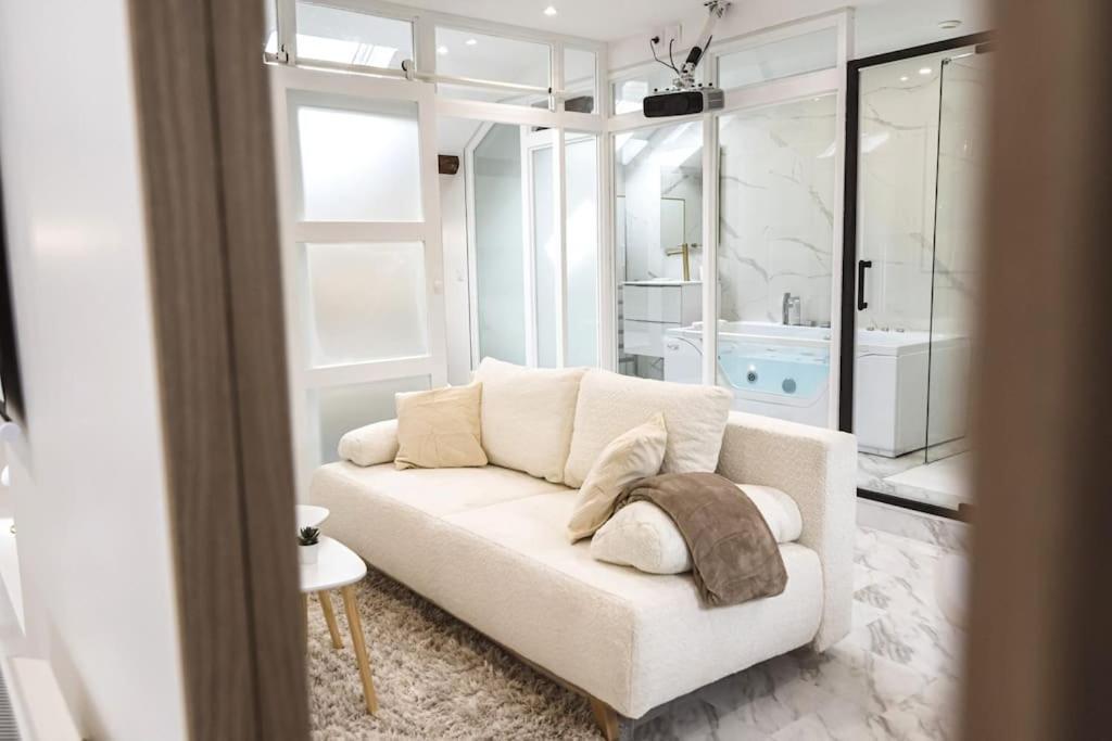 Oasis Chic - Spa Prive & Cinema Reims Extérieur photo